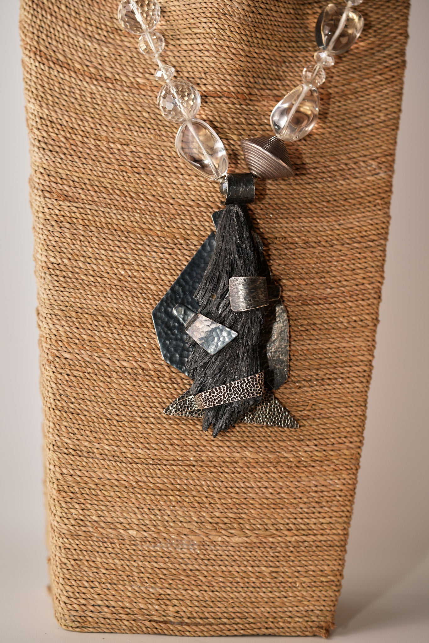 Important Black Kyanite pendant with quartz necklace