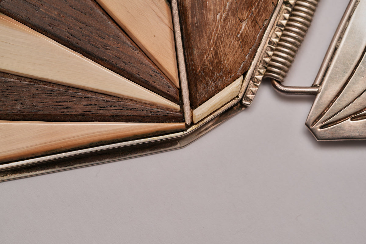 Stunning necklace of organic materials