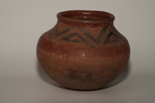 Chao Canyon clay pot